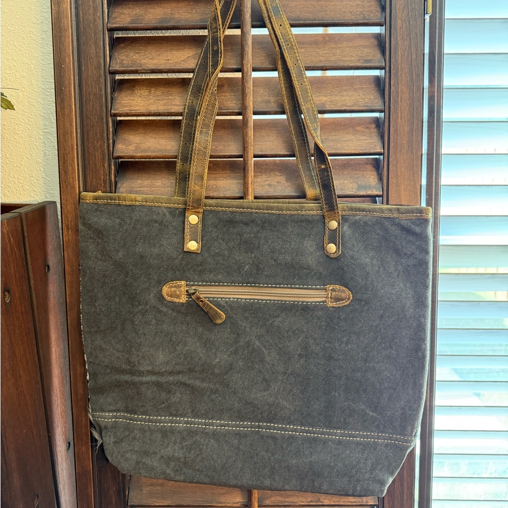 Myra Bag-Amazing Maze Tote - Picture 11 of 15